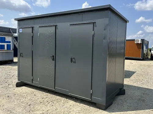Conteneur sanitaire fixe à trois cabines