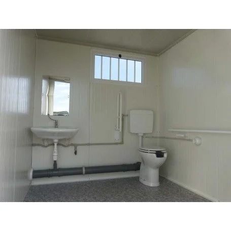 Module de toilettes accessibles avec WC et lavabo adaptés