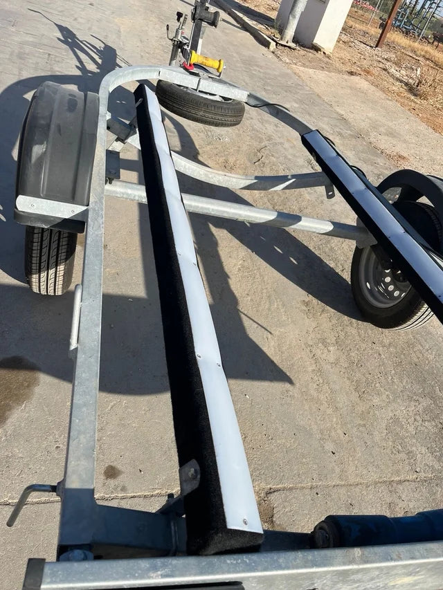 Remorque galvanisée professionnelle pour jet-skis et motomarines
