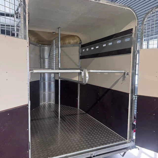 Remorque pour bétail / Transport de chevaux – Double essieu professionnel