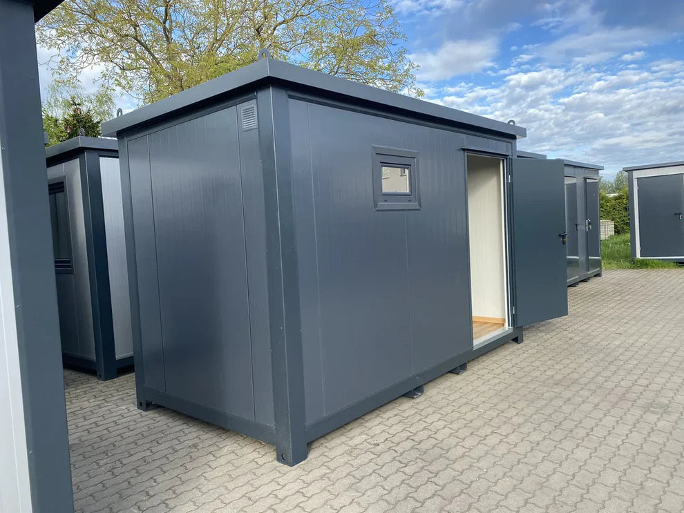Cabine de toilettes 4x2