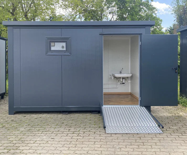 Cabine de toilettes 4x2