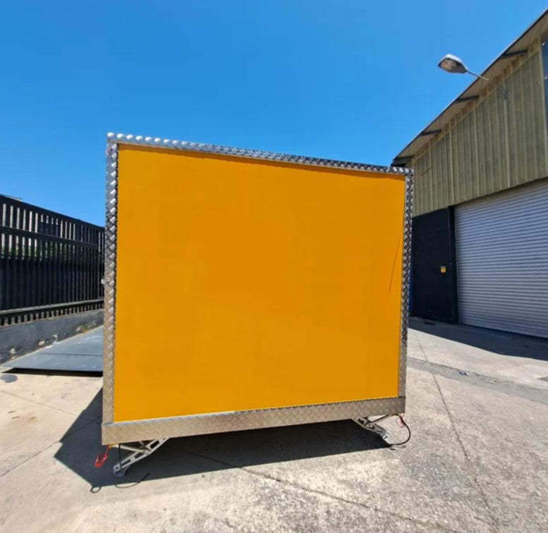 Remorque food truck modulaire professionnelle – Double essieu