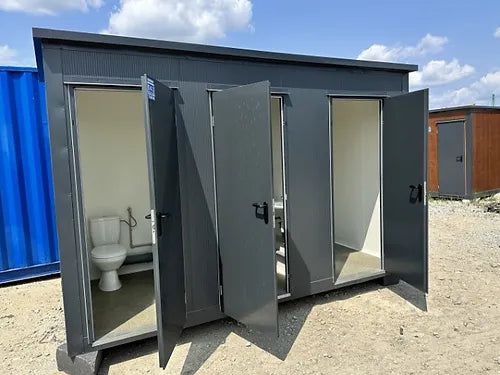 Conteneur sanitaire fixe à trois cabines