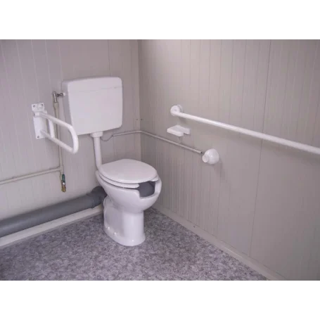 Module de toilettes accessibles avec WC et lavabo adaptés