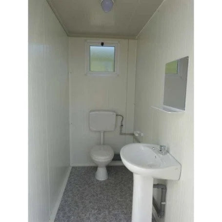 Module de toilettes accessibles avec WC et lavabo adaptés