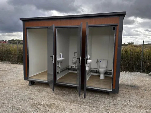 Conteneur sanitaire de type pavillon à trois cabines