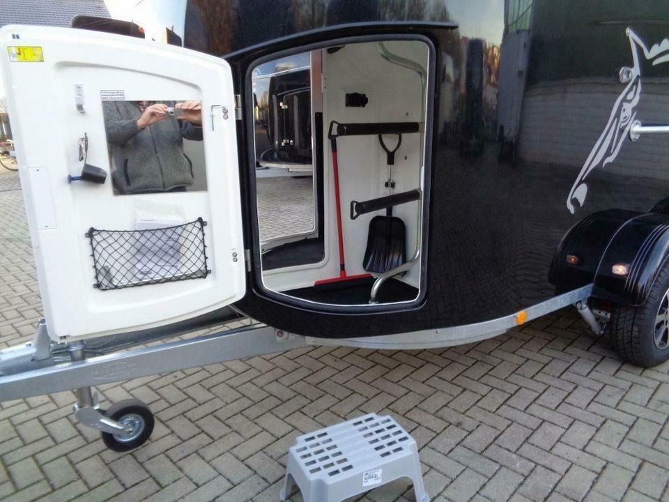 Remorque van pour 2 chevaux à double essieu