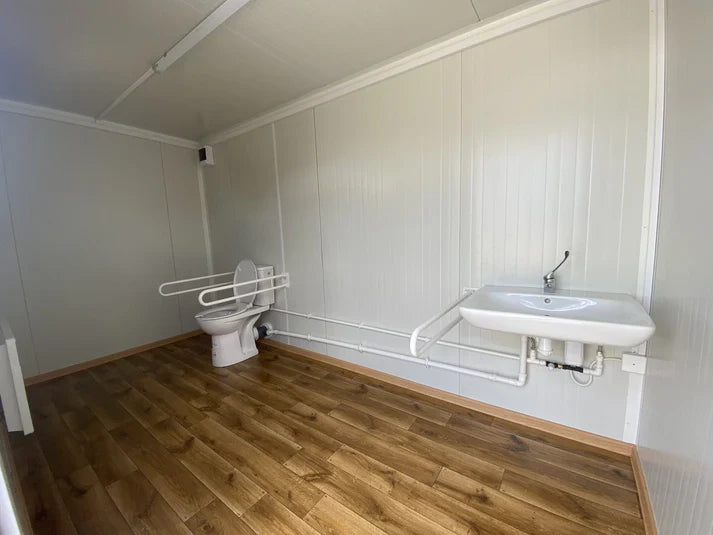 Cabine de toilettes 4x2