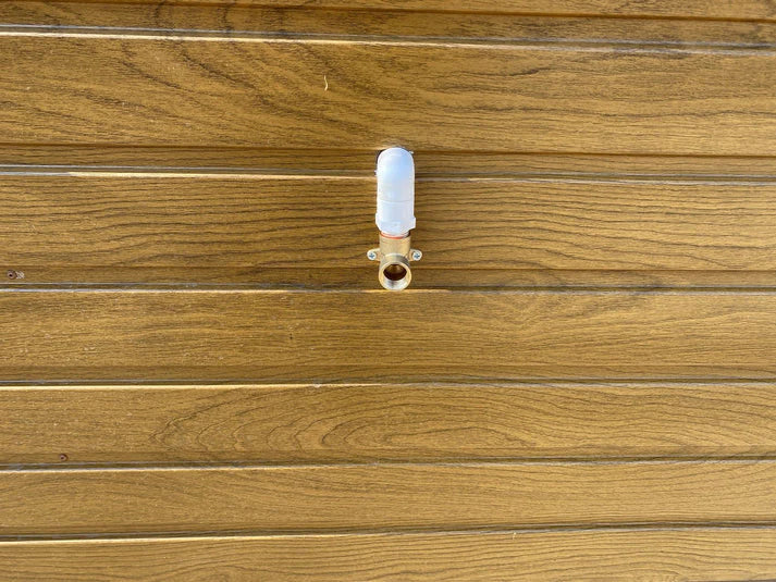 Conteneur double sanitaire avec dépôt de déchets.