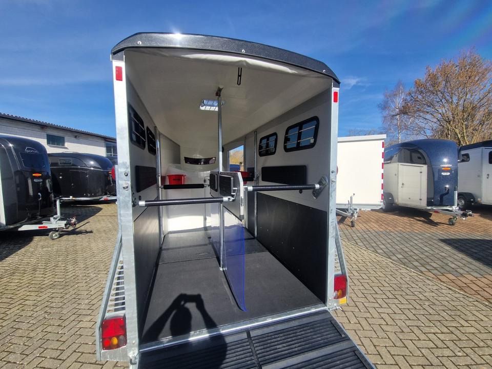 Remorque pour chevaux Böckmann Portax L SKA WCF 100 km/h avec sellerie