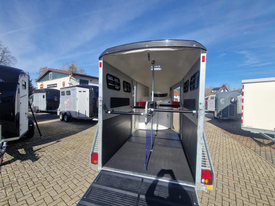 Remorque pour chevaux Böckmann Portax L SKA WCF 100 km/h avec sellerie