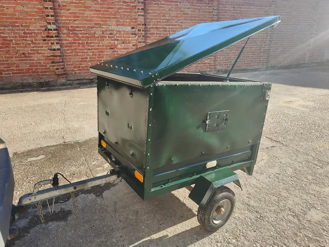 Remorque cargo fermée et renforcée