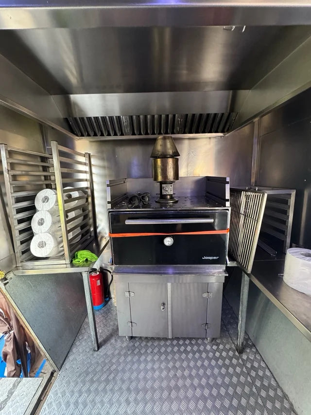 Remorque Food Truck haut de gamme au design bateau pirate