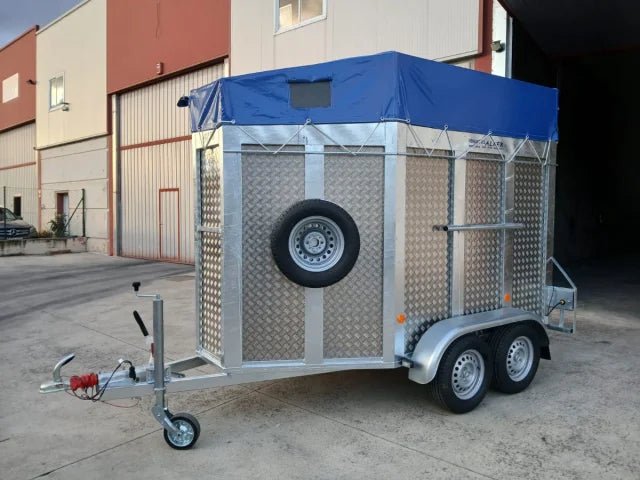 Remorque pour chevaux à double essieu