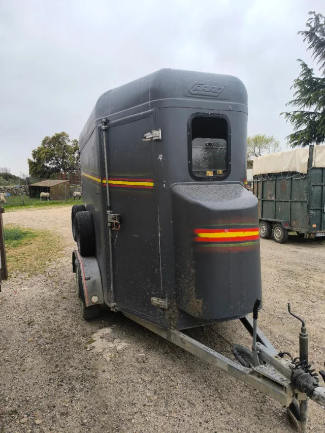 Remorque pour bétail / Chevaux – Double Essieu