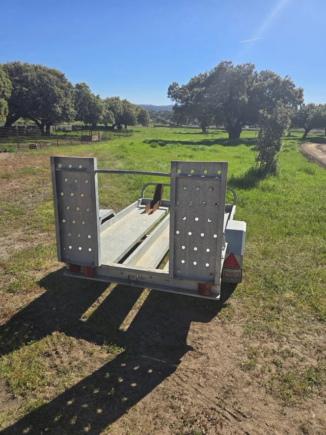Remorque porte-moto compacte – Robuste, légère et fonctionnelle
