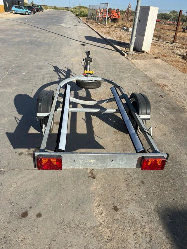 Remorque galvanisée professionnelle pour jet-skis et motomarines