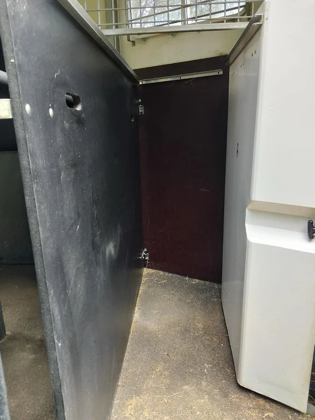 Remorque van pour chevaux à double essieu