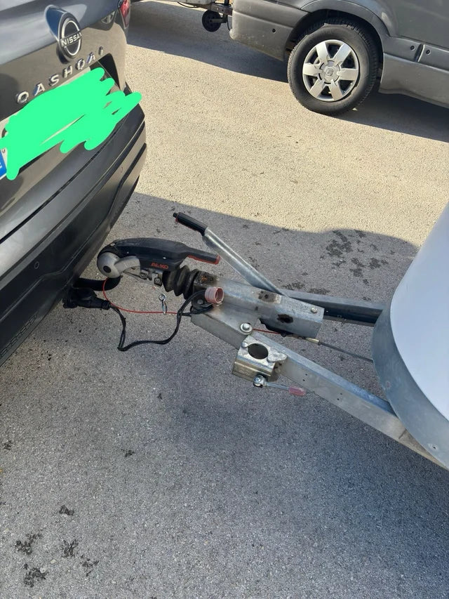 Remorque van pour chevaux à double essieu