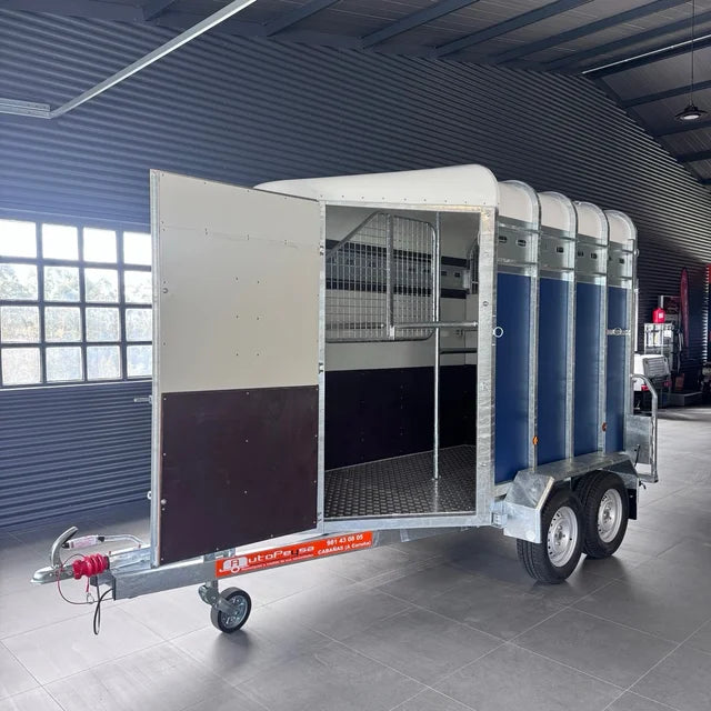 Remorque pour bétail / Transport de chevaux – Double essieu professionnel