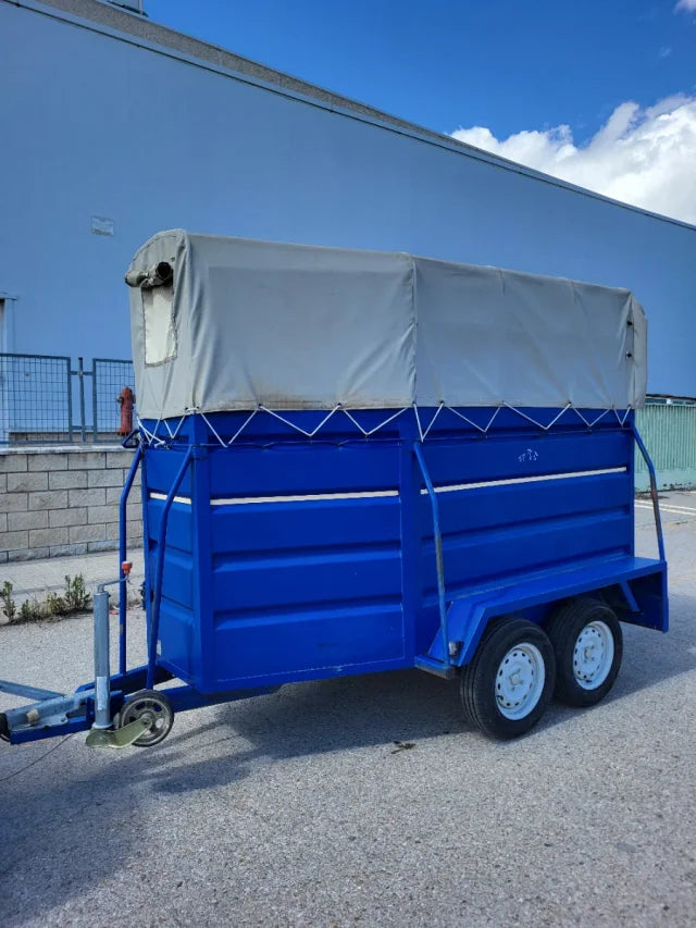 Remorque pour chevaux à double essieu