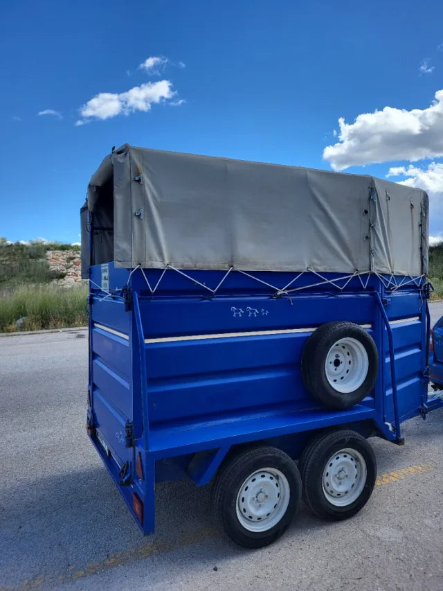 Remorque pour chevaux à double essieu